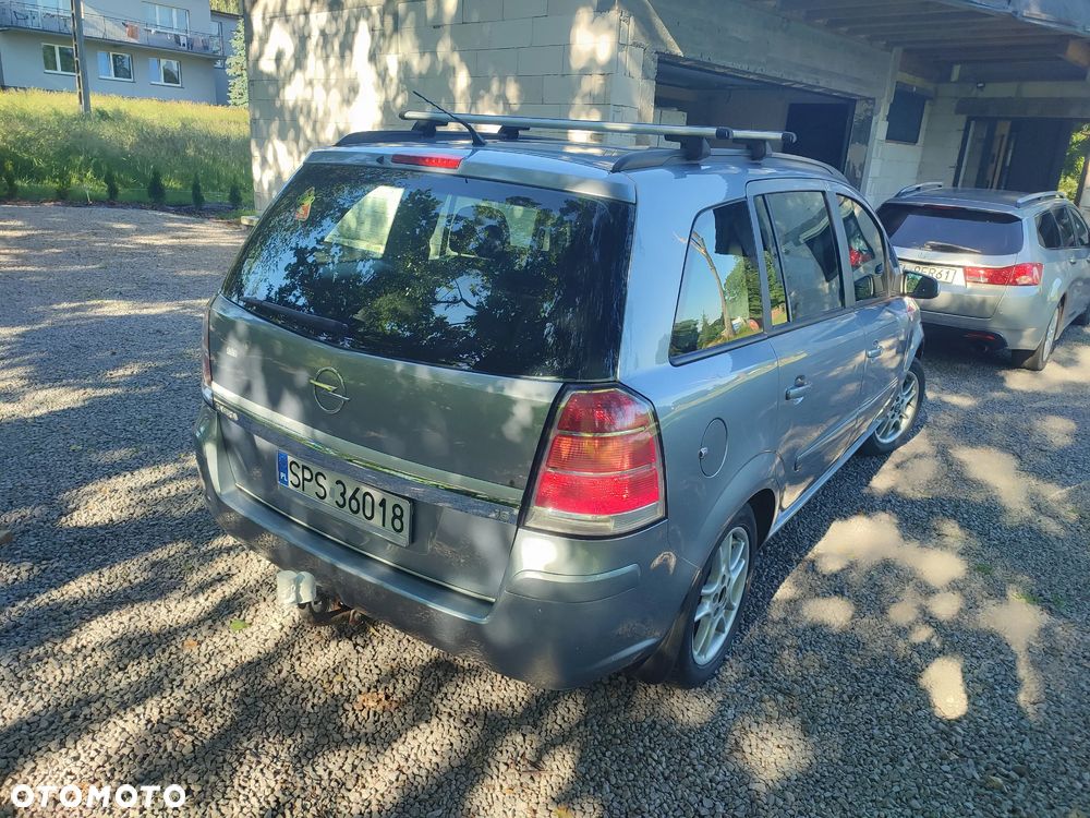 Opel Zafira 1.8 Family - 1