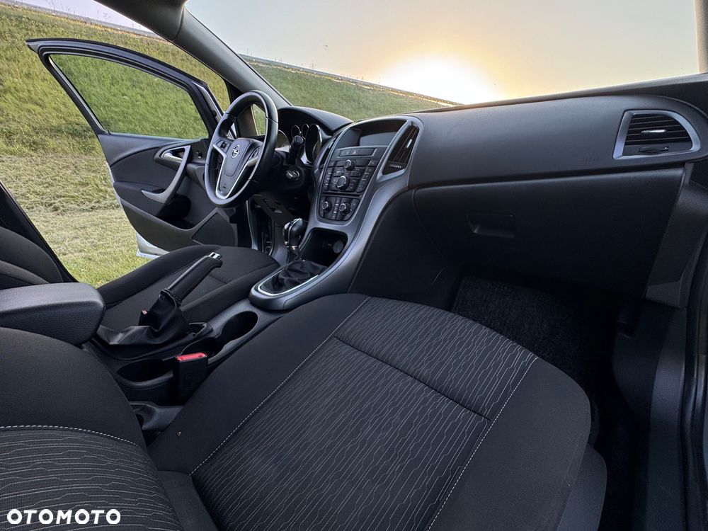 Opel Astra 1.4 Turbo 150 Jahre - 25