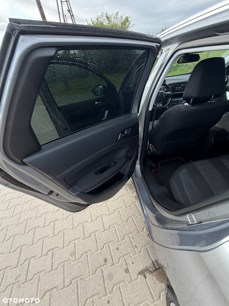 Peugeot 308 - 15