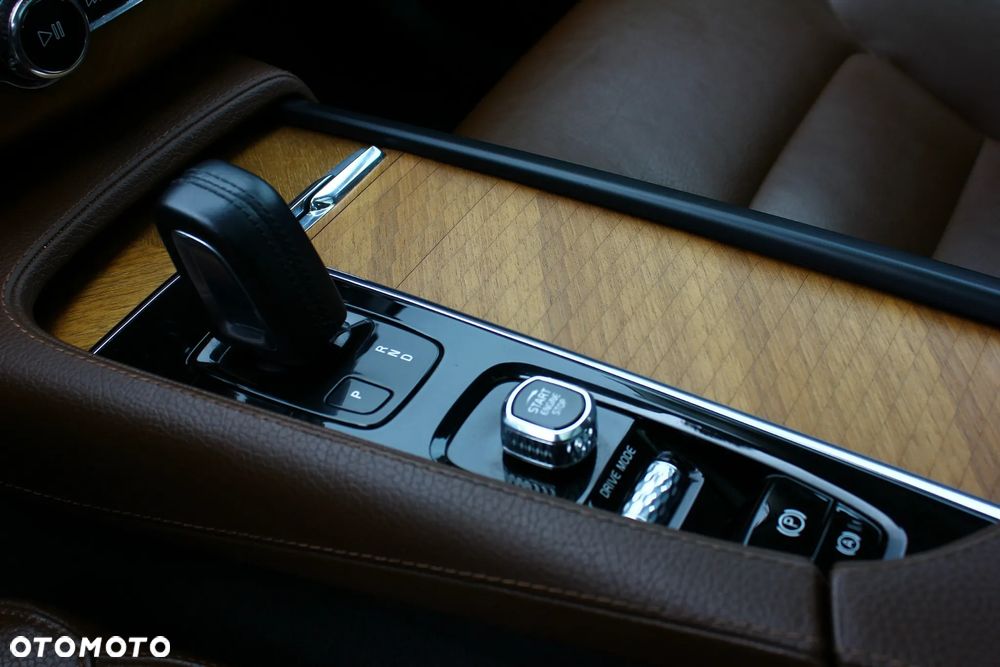 Volvo XC 90 B5 D AWD Momentum Pro 7os - 29