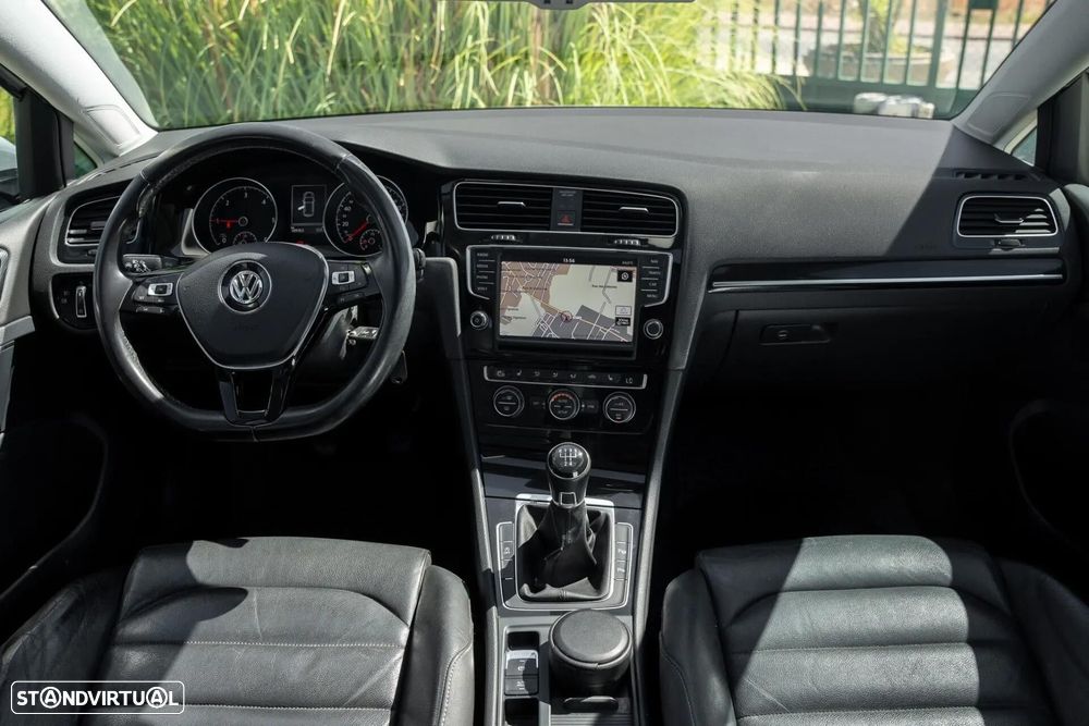 VW Golf 1.6 TDi Highline - 9