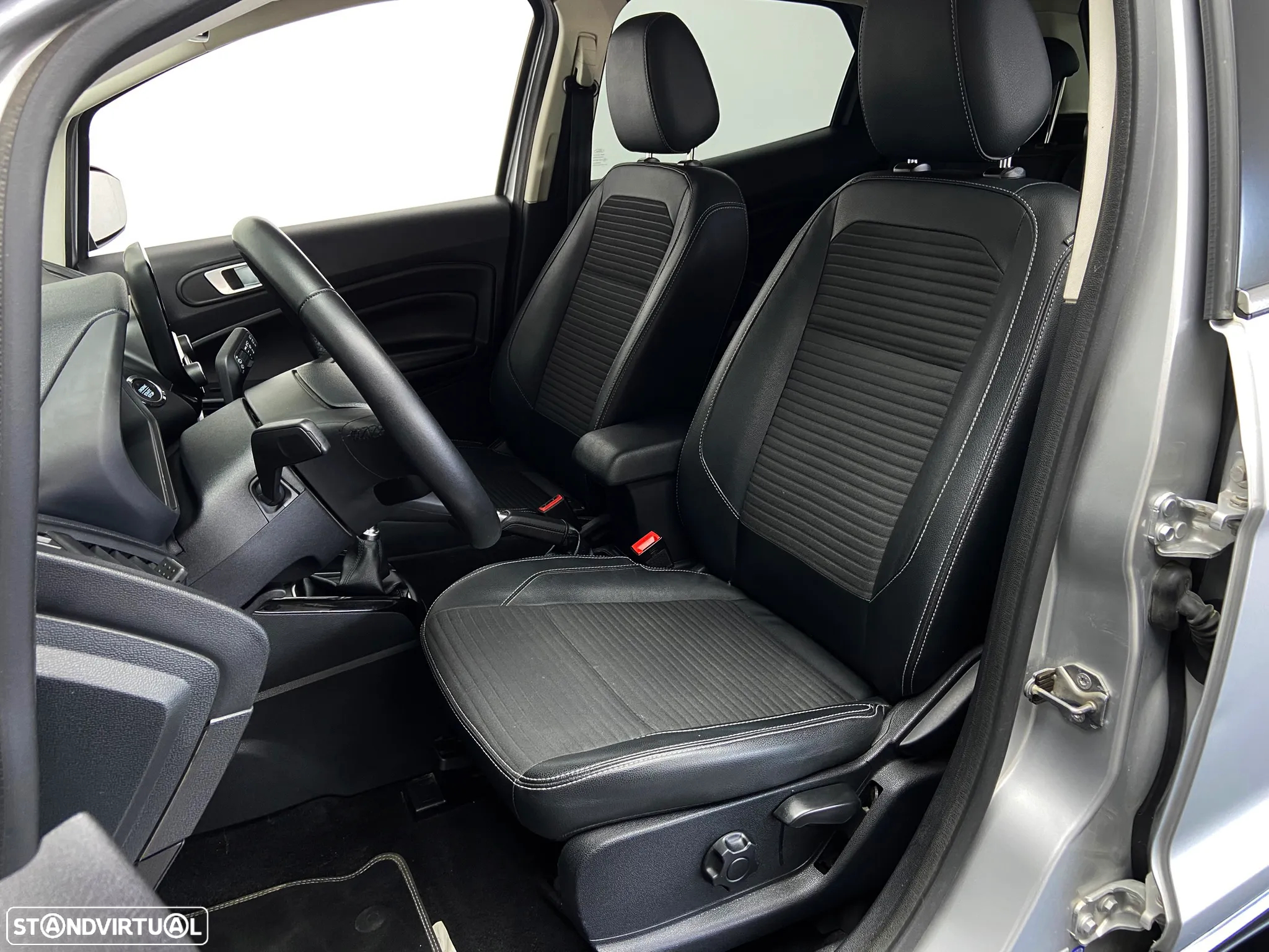 Ford EcoSport 1.0 EcoBoost Titanium - 9