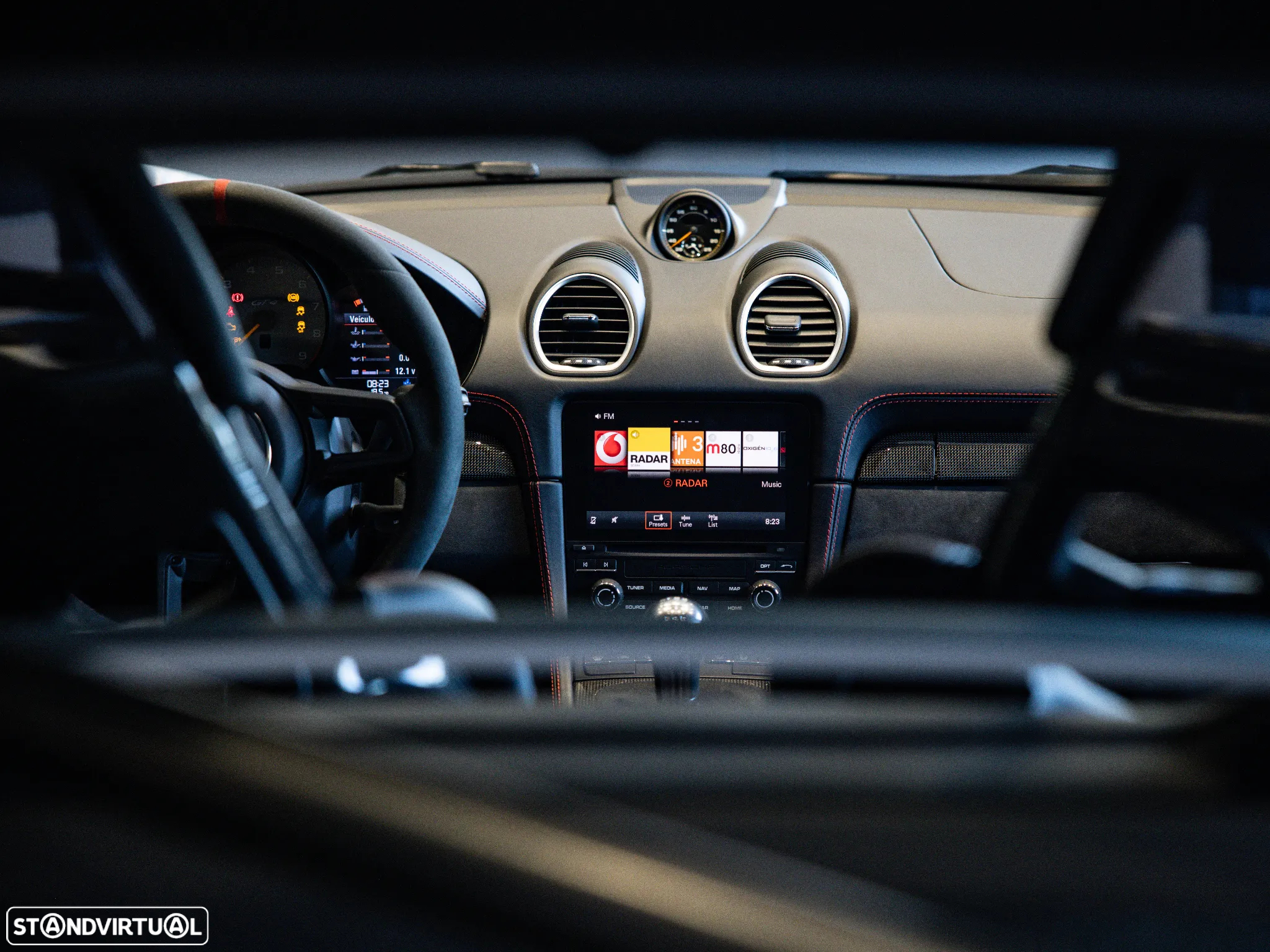 Porsche 718 Cayman GT4 - 23