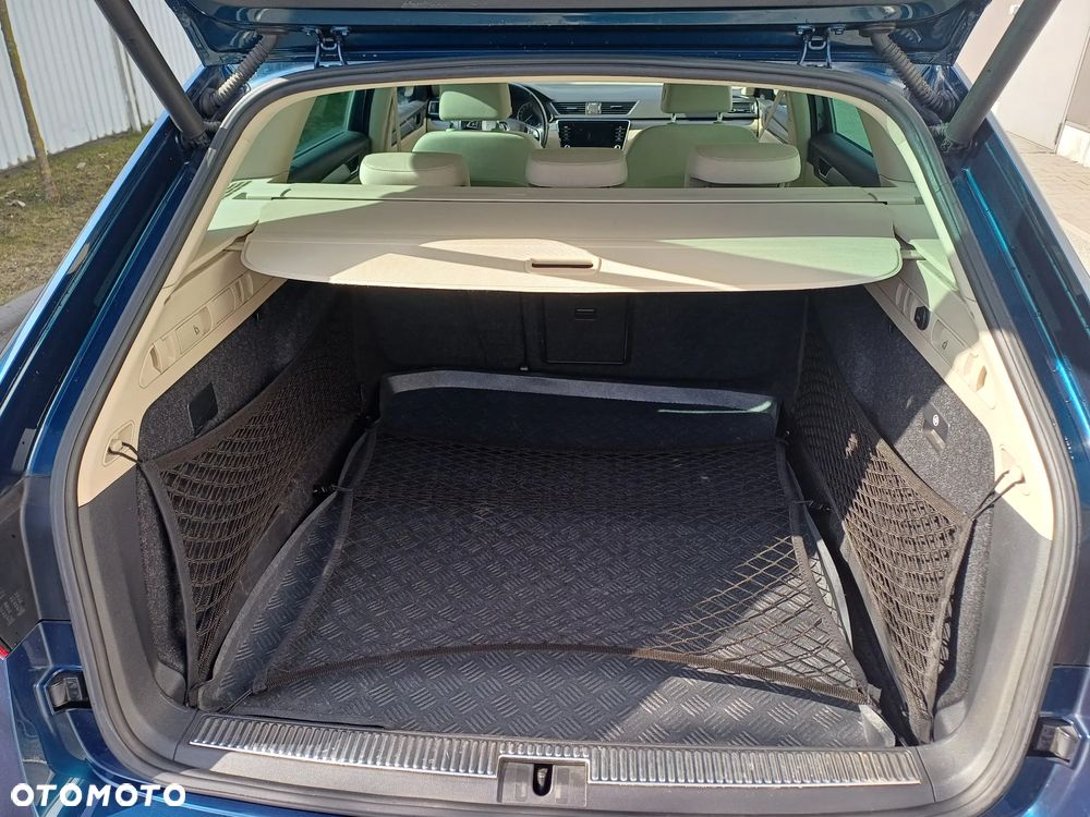 Skoda Superb 2.0 TDI Style DSG - 30