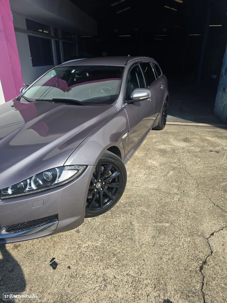 Jaguar XF Sportbrake 2.2 D Premium Luxury - 3