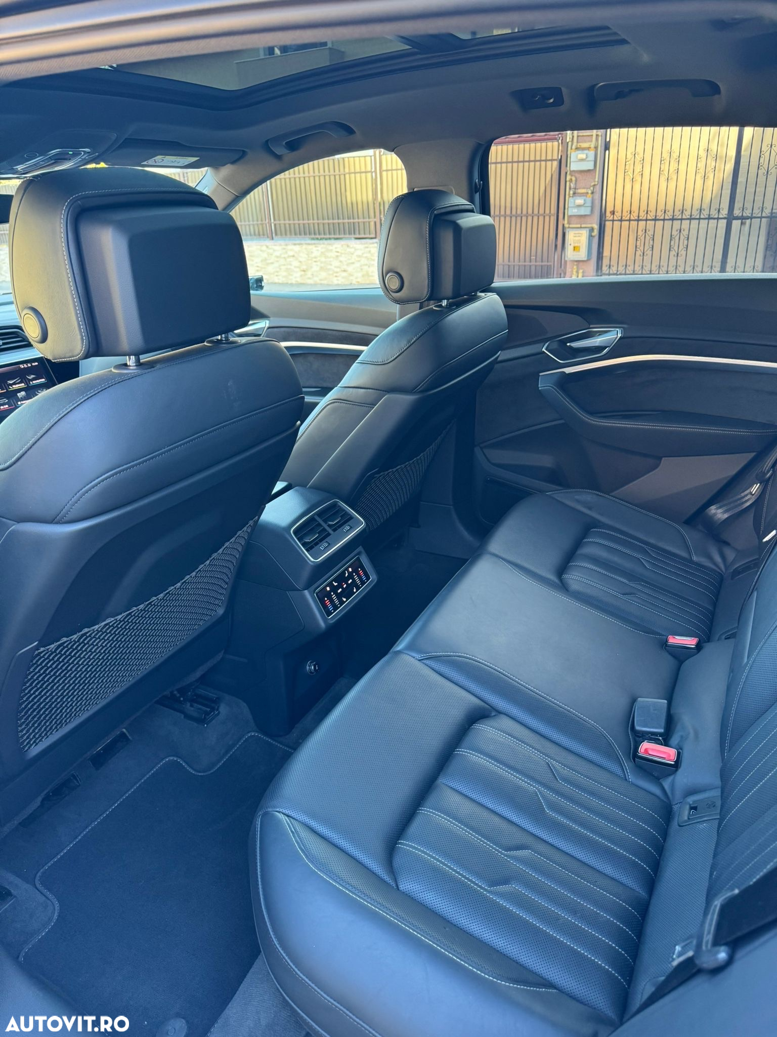 Audi e-tron quattro S - 12