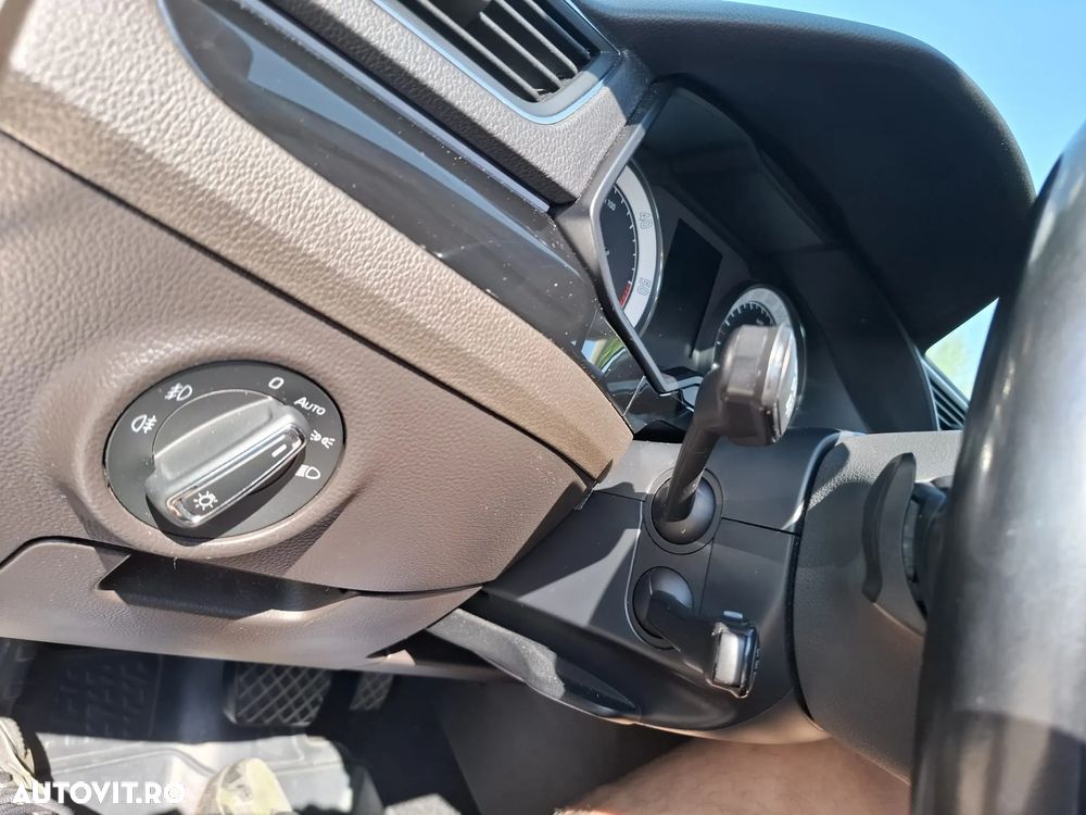 Skoda Superb 2.0 TDI DSG Laurin & Klement - 8