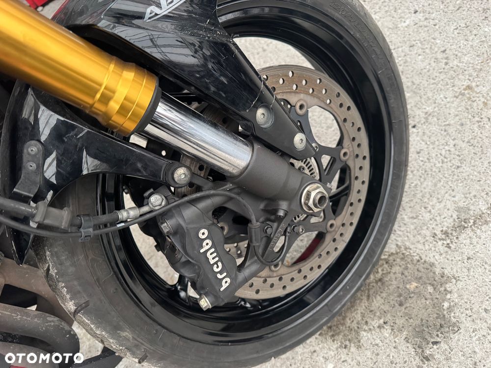 Suzuki GSX 1000 - 17