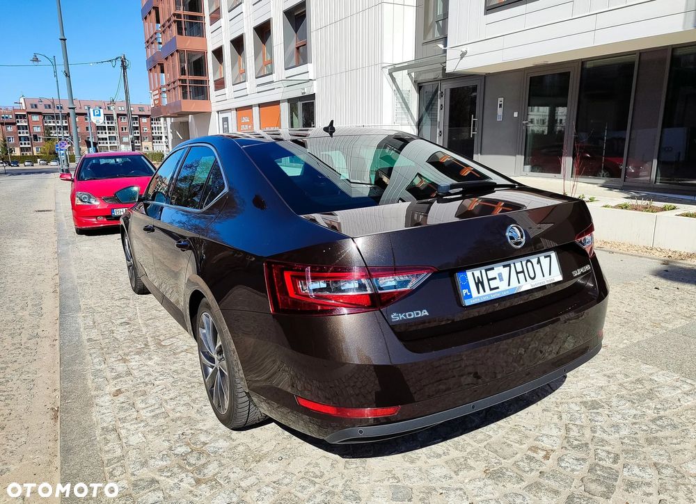 Skoda Superb 2.0 TDI L&K DSG - 6