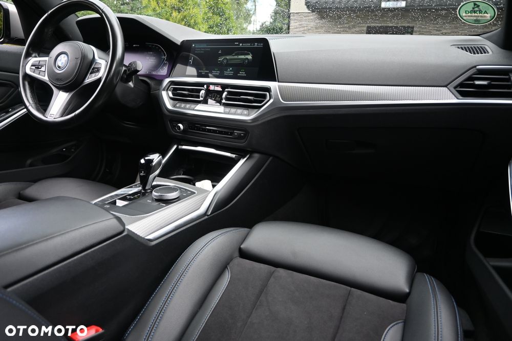 BMW Seria 3 320e M Sport - 19