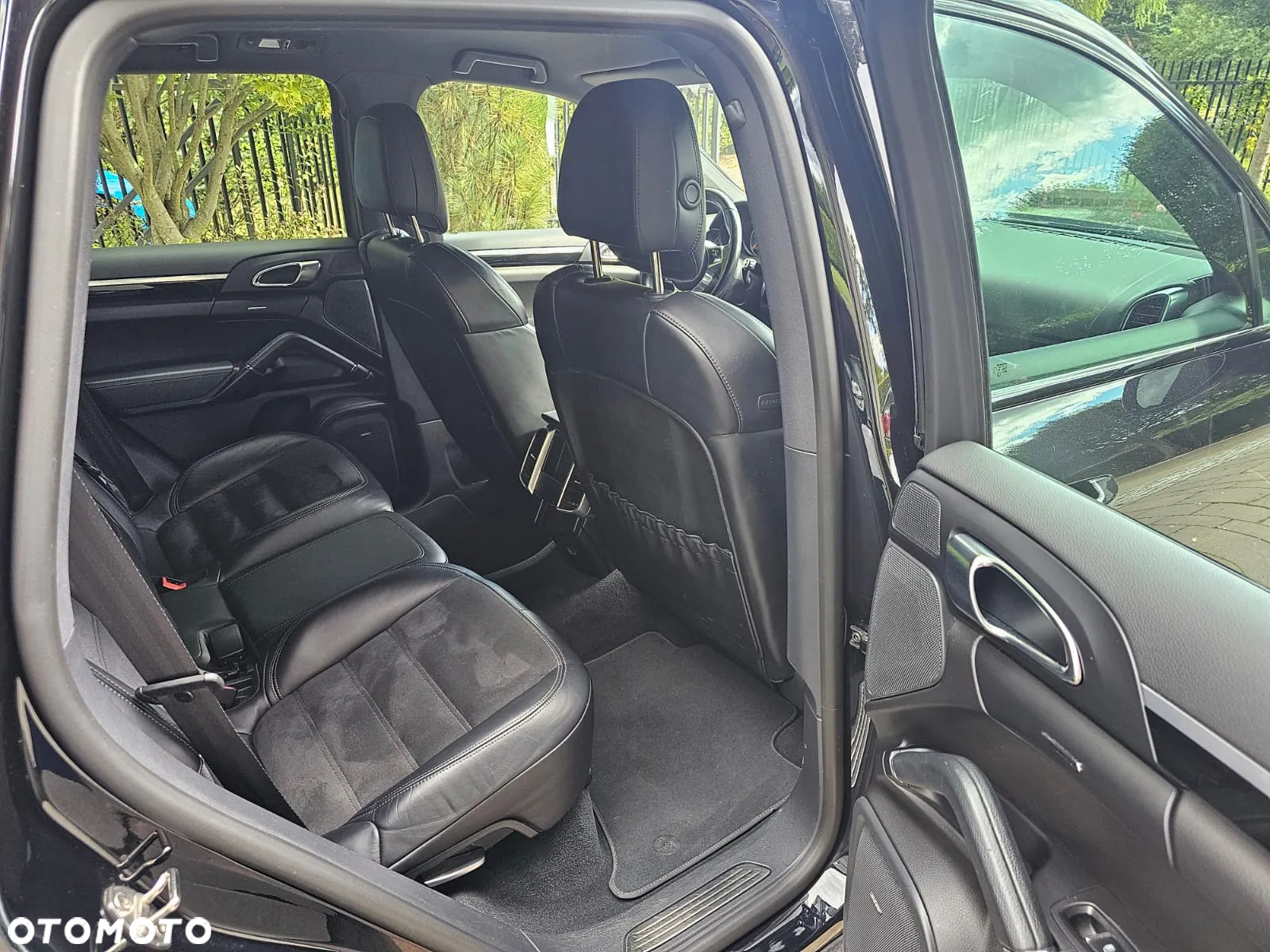 Porsche Cayenne S Diesel Platinum Edition - 18