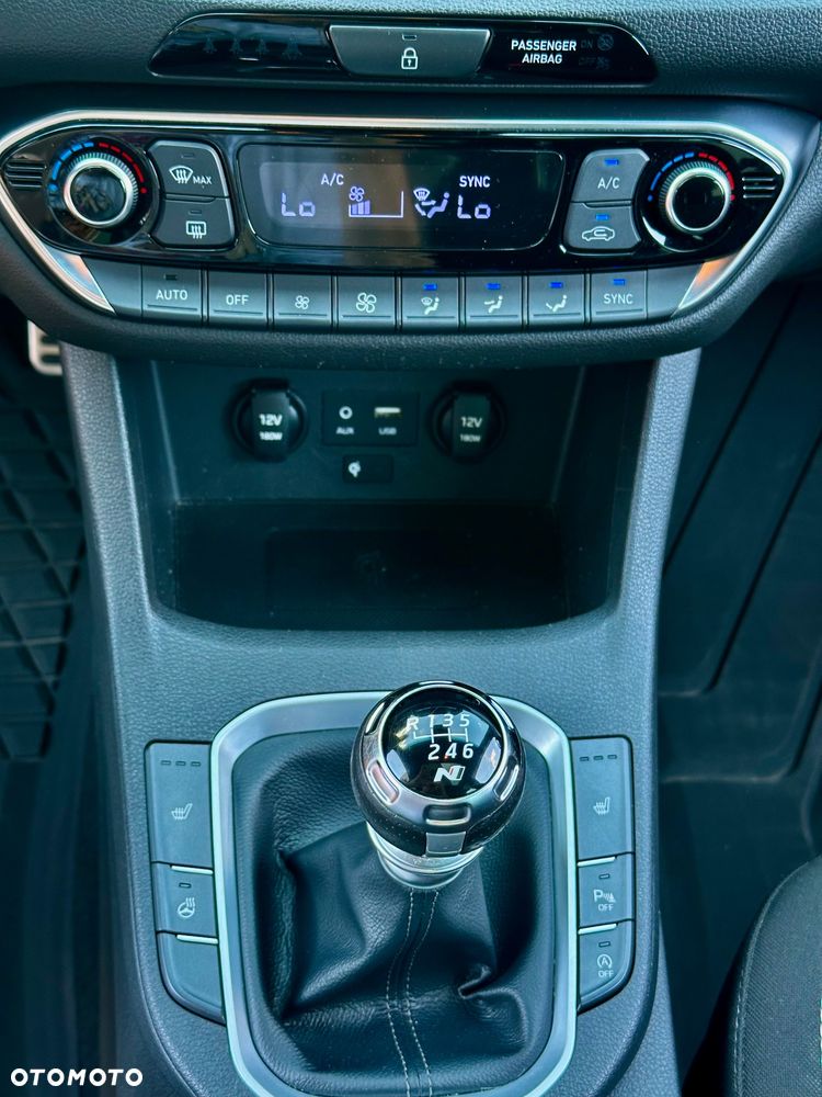 Hyundai i30 1.4 T-GDI Style - 25