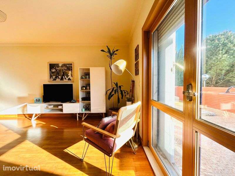 Apartamento T2 com amplo terraço de 29 m² na Serra de Carnaxide - Grande imagem: 3/12