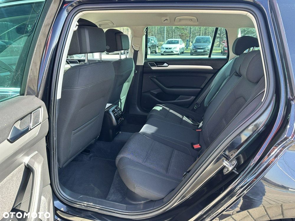 Volkswagen Passat Variant 2.0 TDI SCR Comfortline - 14