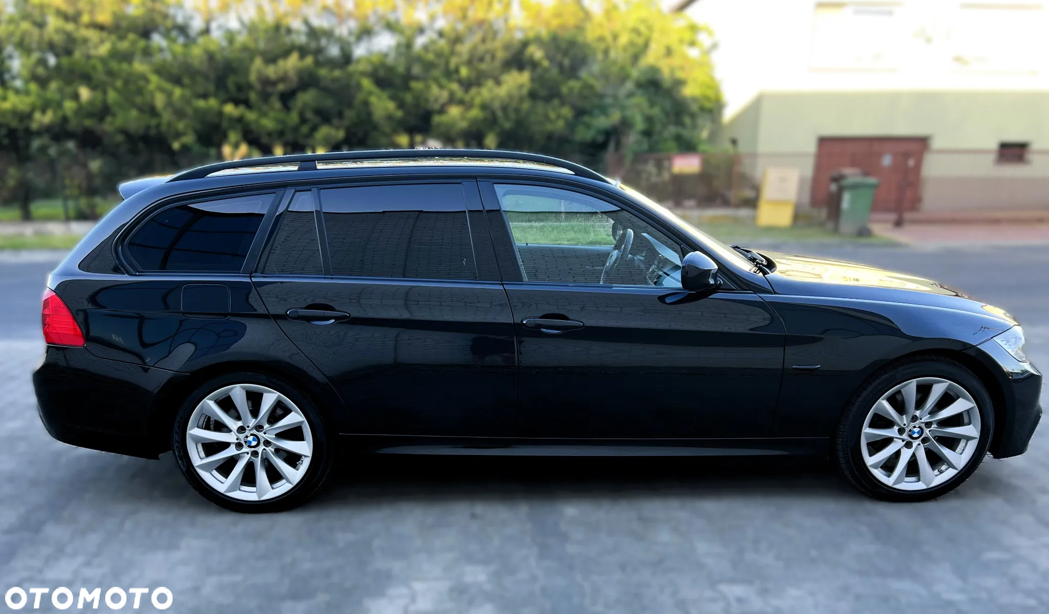 BMW Seria 3 318d DPF Touring Edition Sport - 12