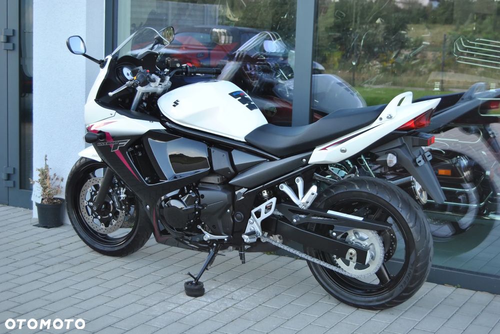 Suzuki GSX - 5