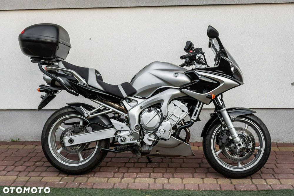 Yamaha FZ - 2