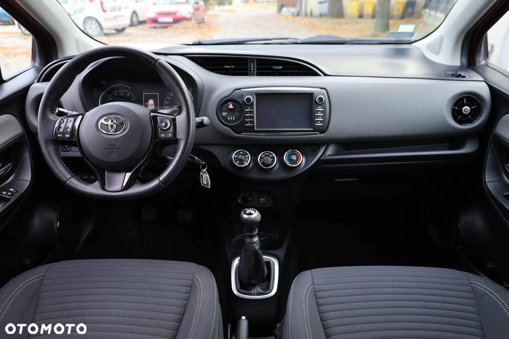 Toyota Yaris 1.5 Premium - 13