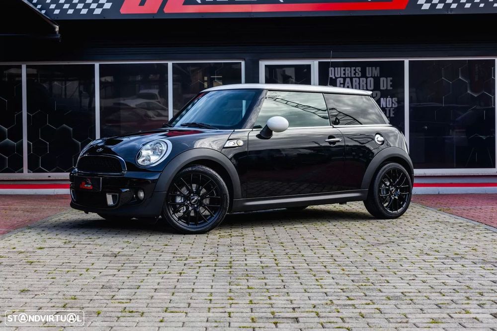 MINI 3 Portas Cooper SD - 4
