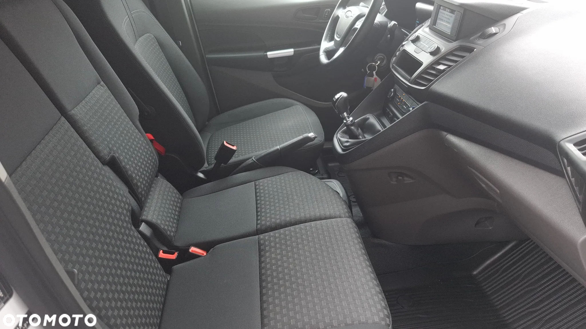 Ford CONNECT - 25