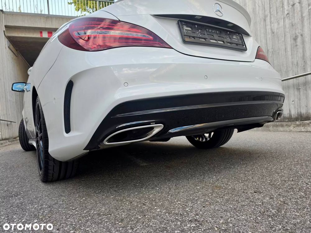Mercedes-Benz CLA 220 4Matic 7G-DCT AMG Line - 10
