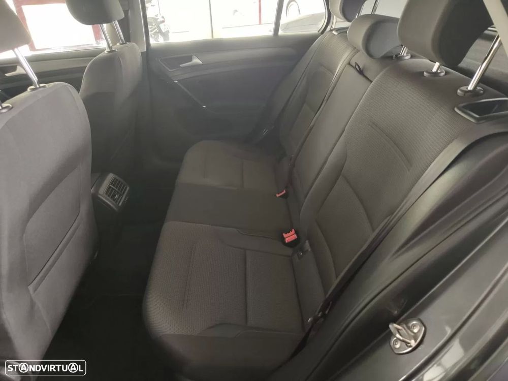 VW Golf 1.6 TDi BlueMotion Confortline - 10