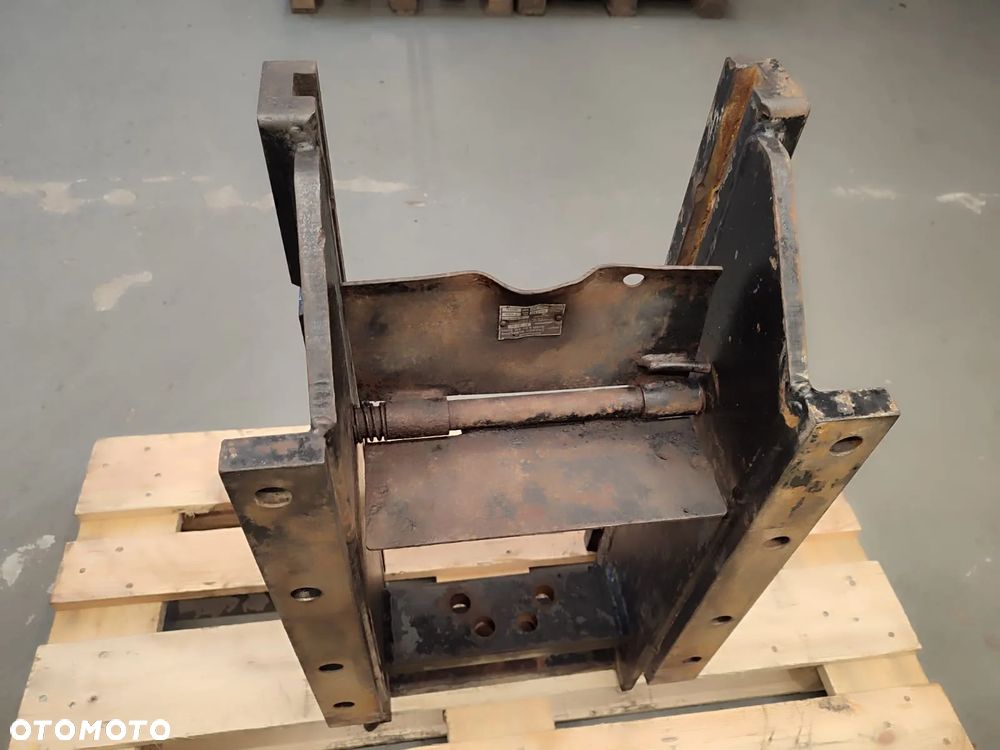 Konsola zaczepu KU301AL MASSEY FERGUSON 8250 - 8
