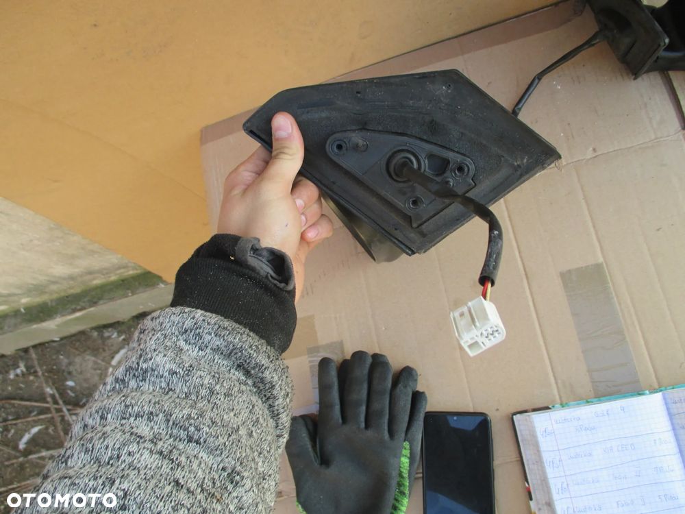 lusterko Toyota Avensis T25 3pin Europa - 2