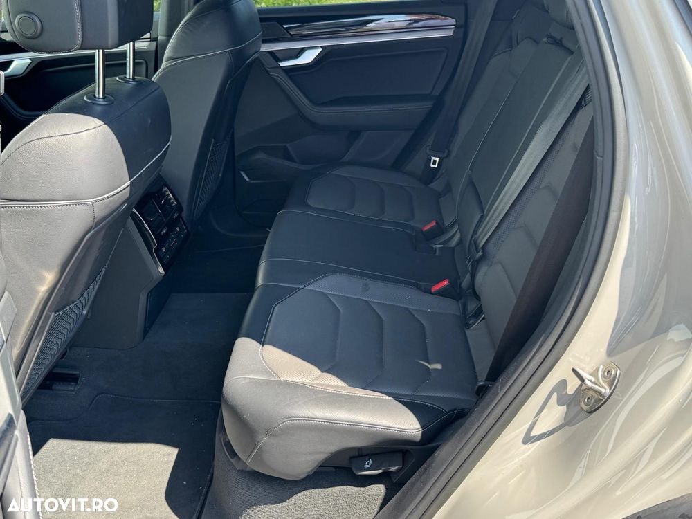 Volkswagen Touareg - 13