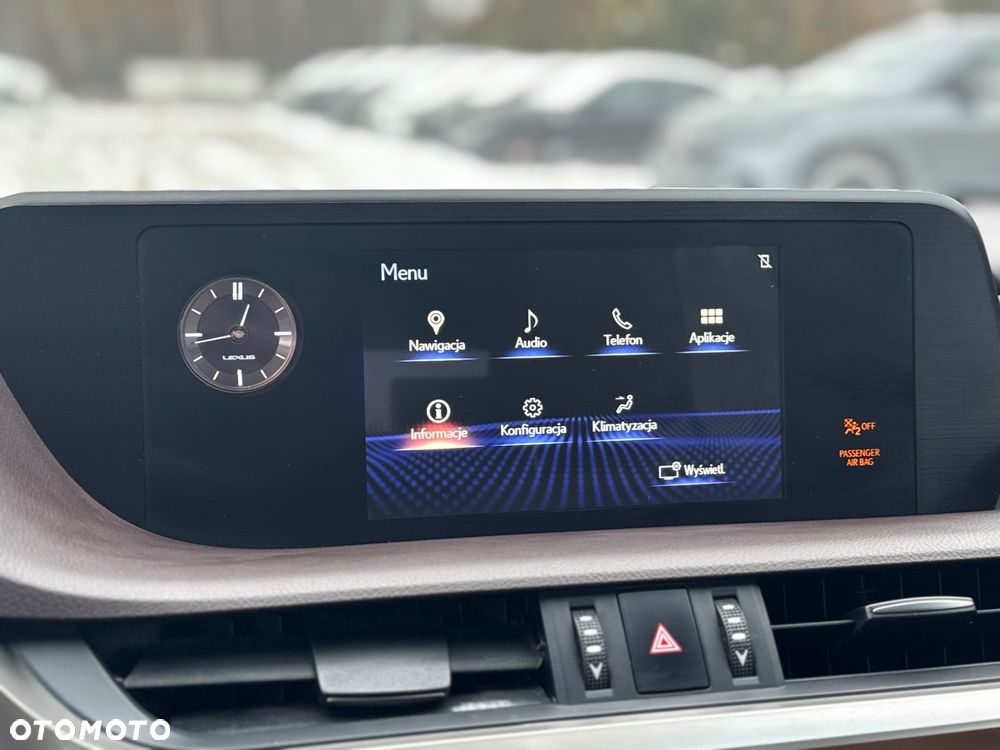 Lexus ES 300h Prestige - 29