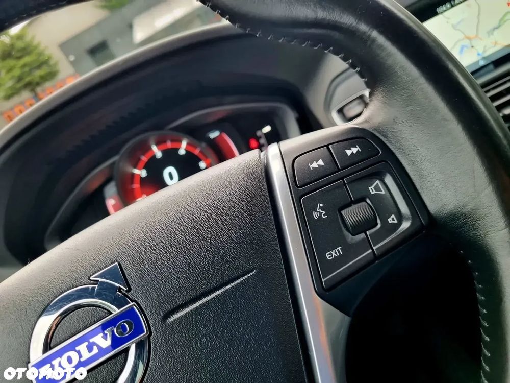 Volvo XC 60 D3 Geartronic Momentum - 16