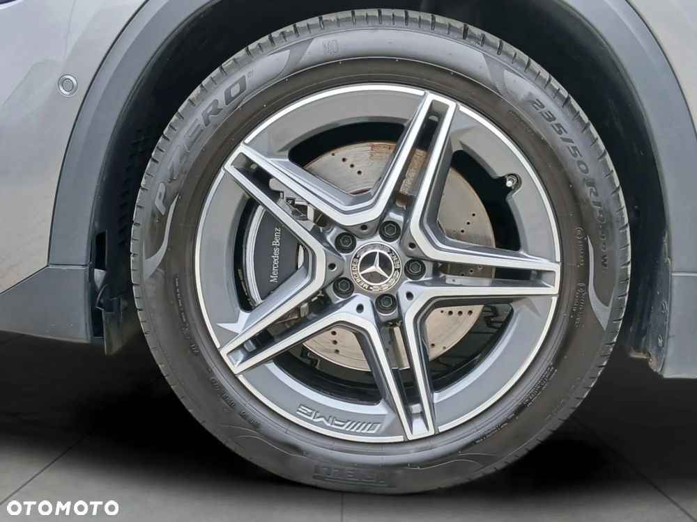 Mercedes-Benz GLA 250 AMG Line - 8