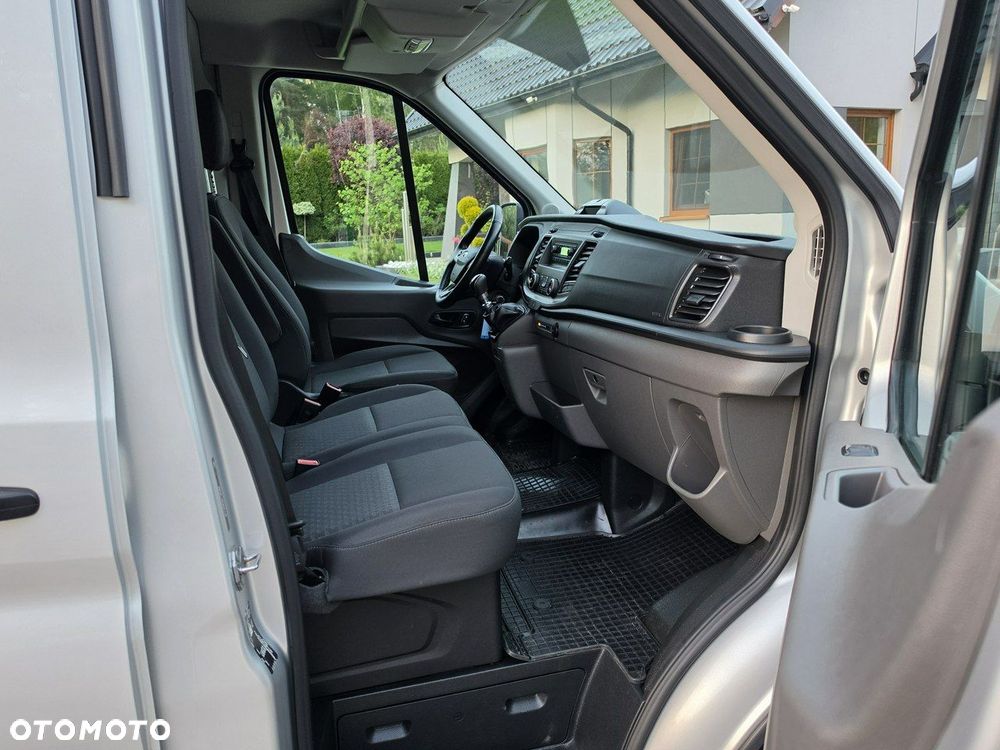 Ford Transit - 26