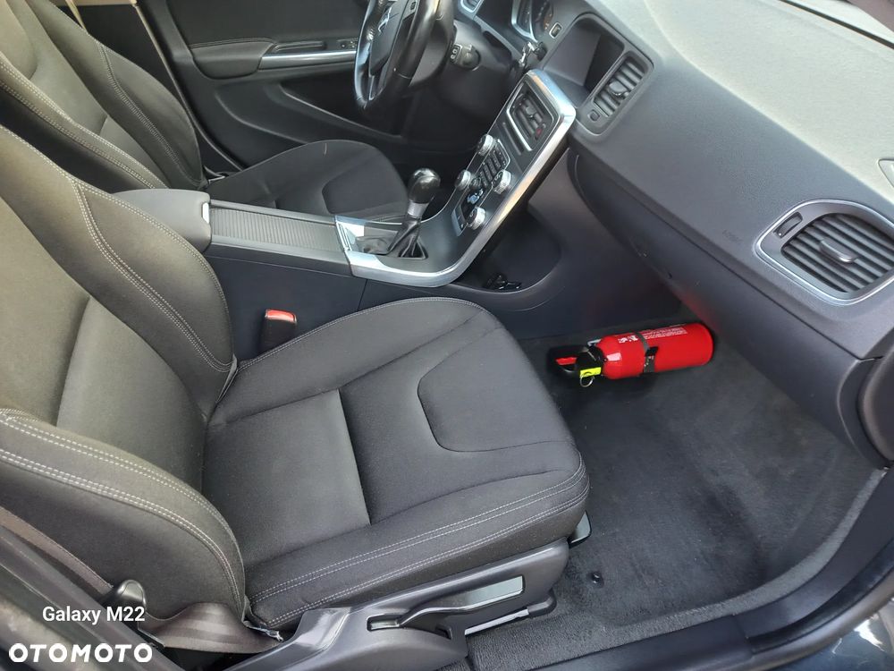 Volvo V60 DRIVe Kinetic - 13