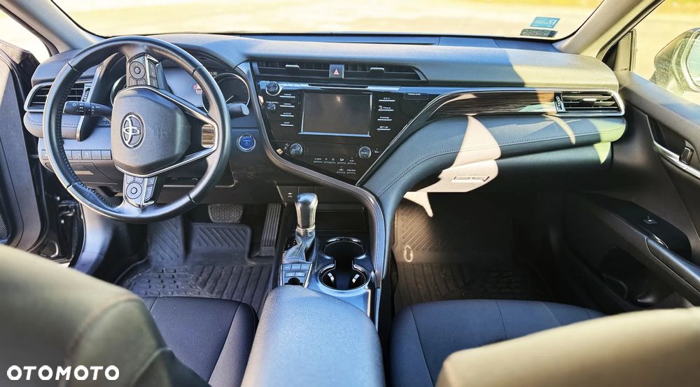 Toyota Camry 2.5 Hybrid Comfort CVT - 12