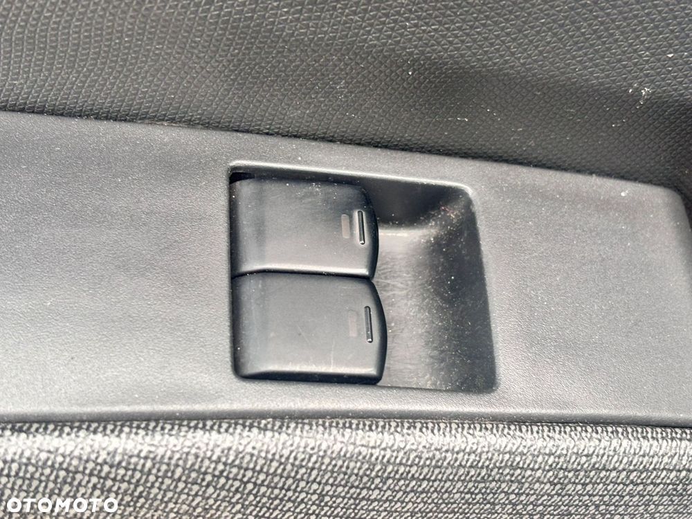 Panel sterowania szybami Nissan Micra K12 3D - 1