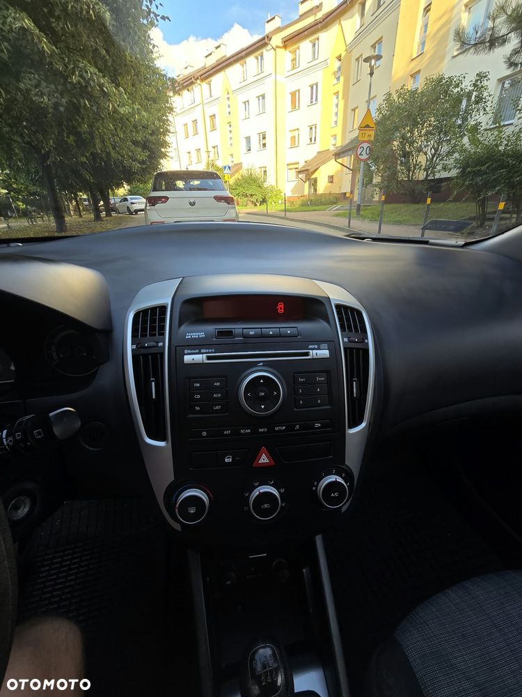 Kia Ceed 1.6 Comfort + - 10