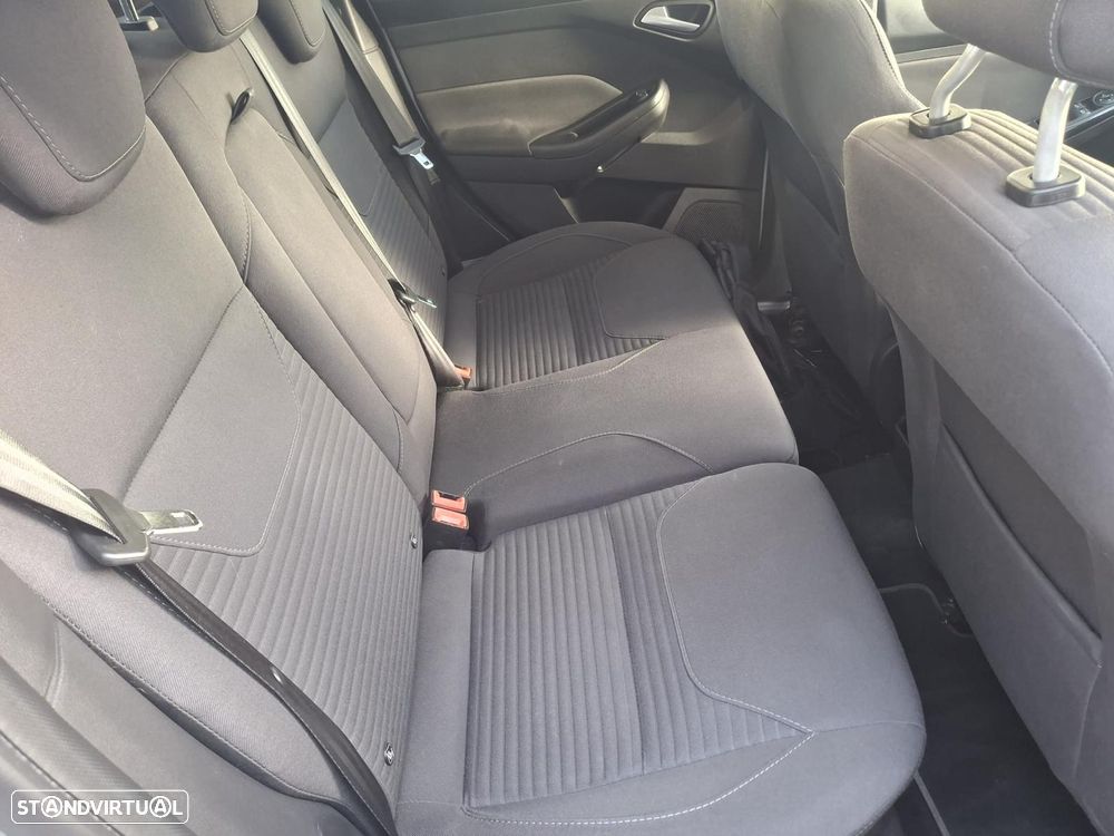 Ford Focus 1.0 EcoBoost Titanium - 6