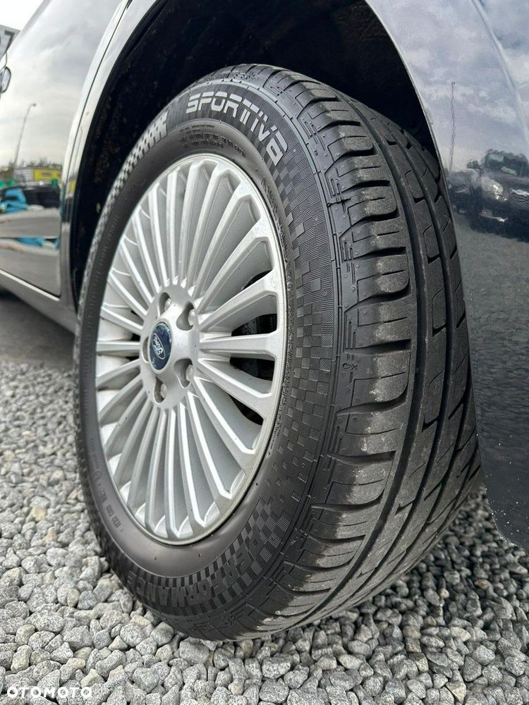 Ford Mondeo - 32