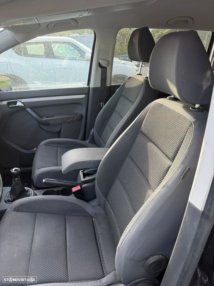 VW Touran 1.6 TDI Blue.Confortline 7L - 30