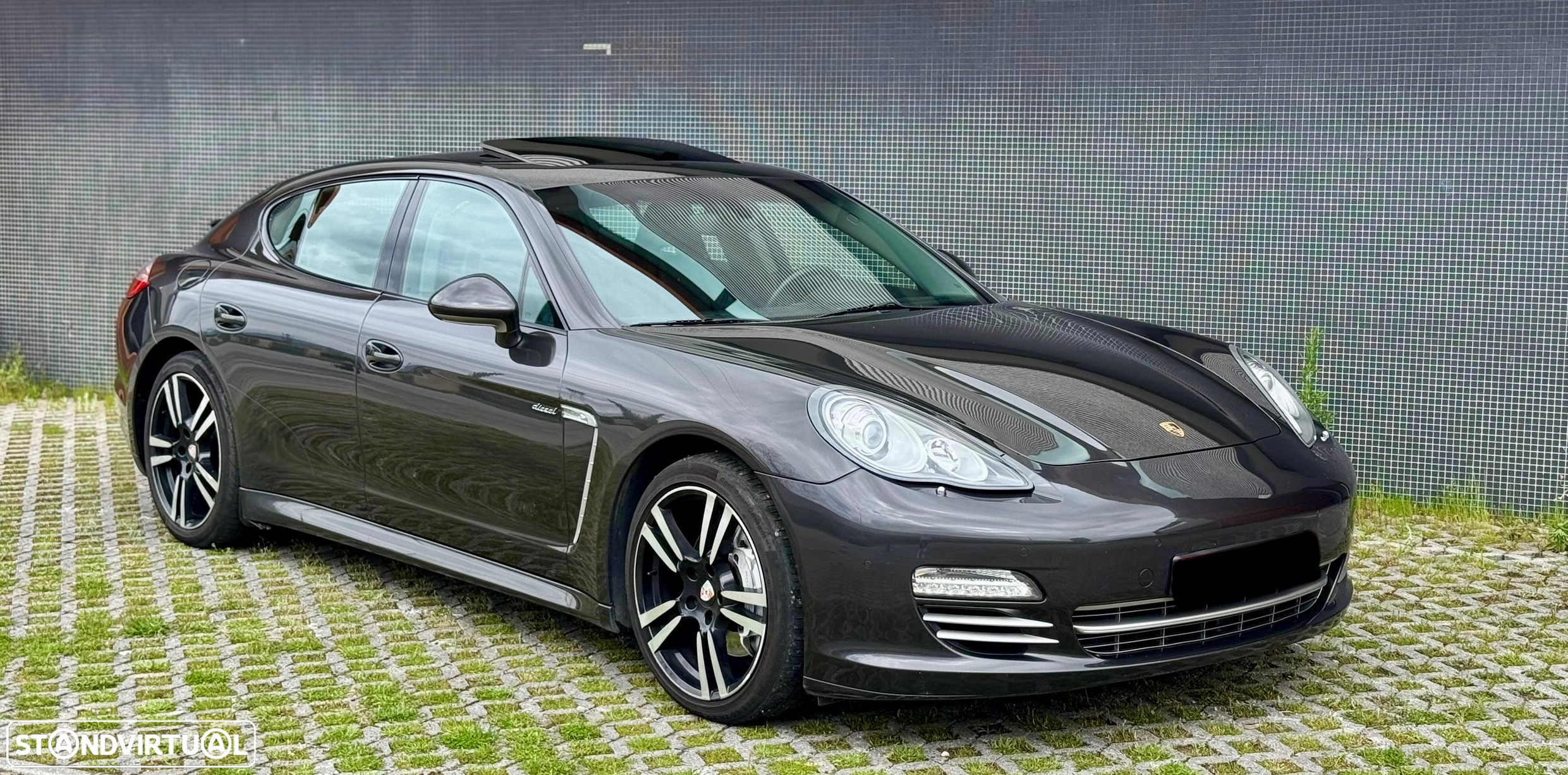 Porsche Panamera Platinum Edition - 4