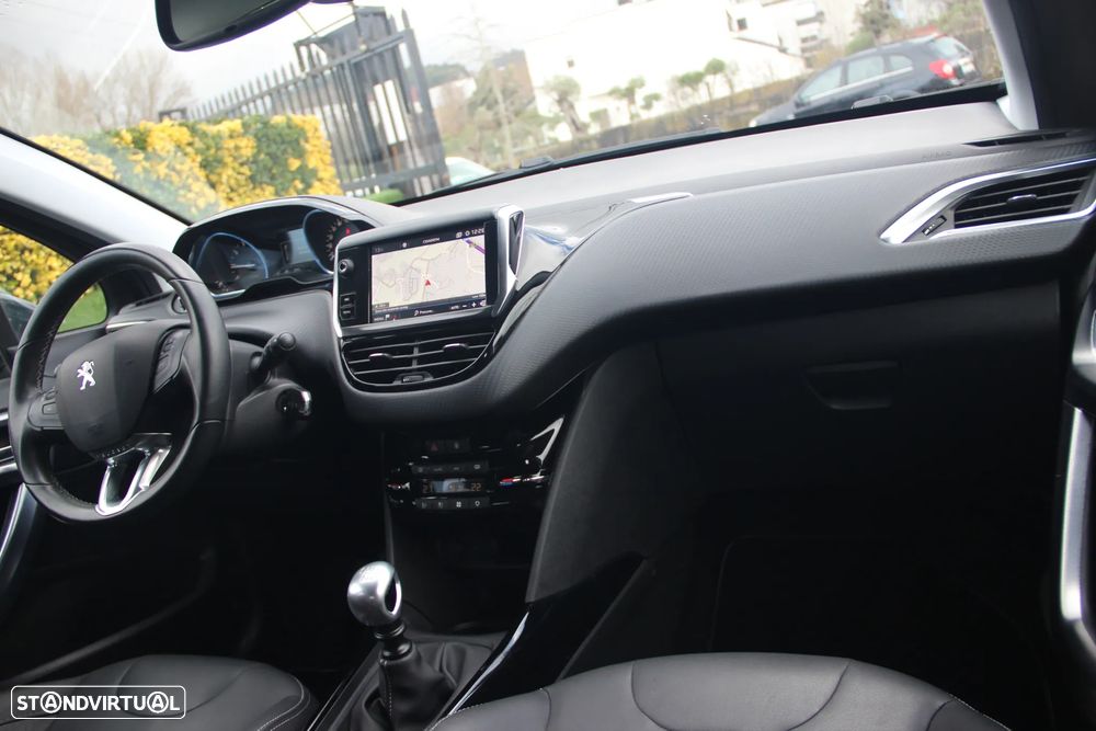 Peugeot 2008 PureTech 130 Allure - 8