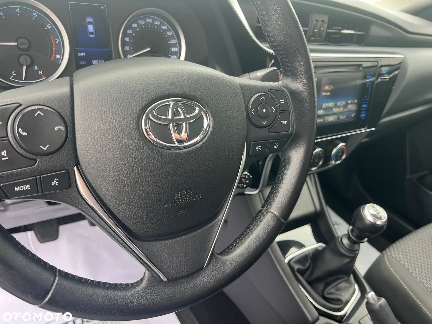 Toyota Corolla 1.6 Classic Plus - 13