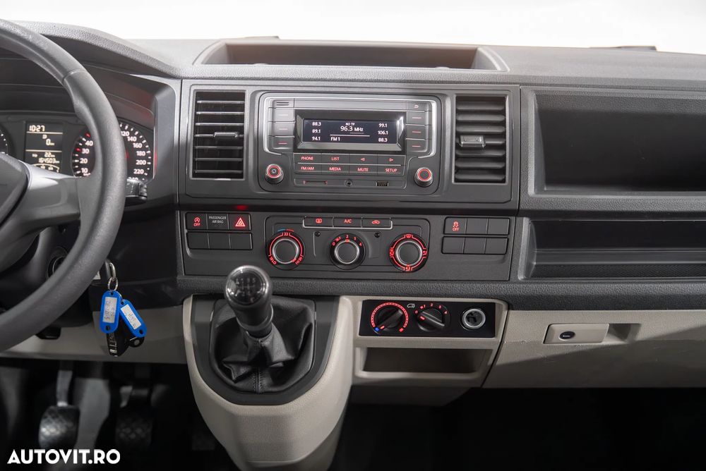 Volkswagen Transporter - 9