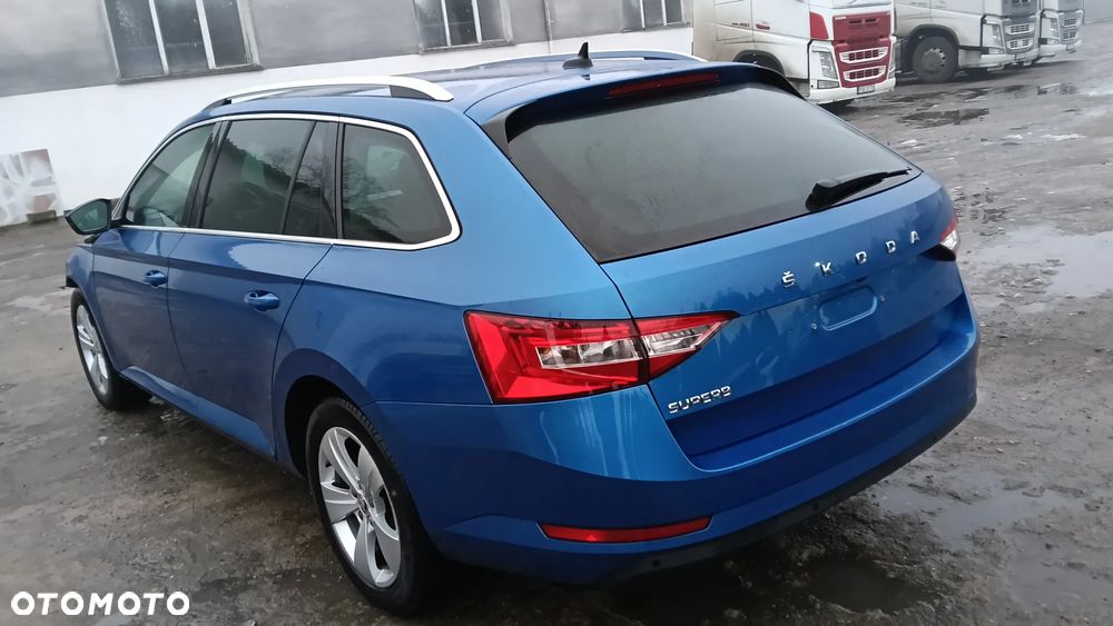 Skoda Superb 1.5 TSI ACT DSG Sportline - 9