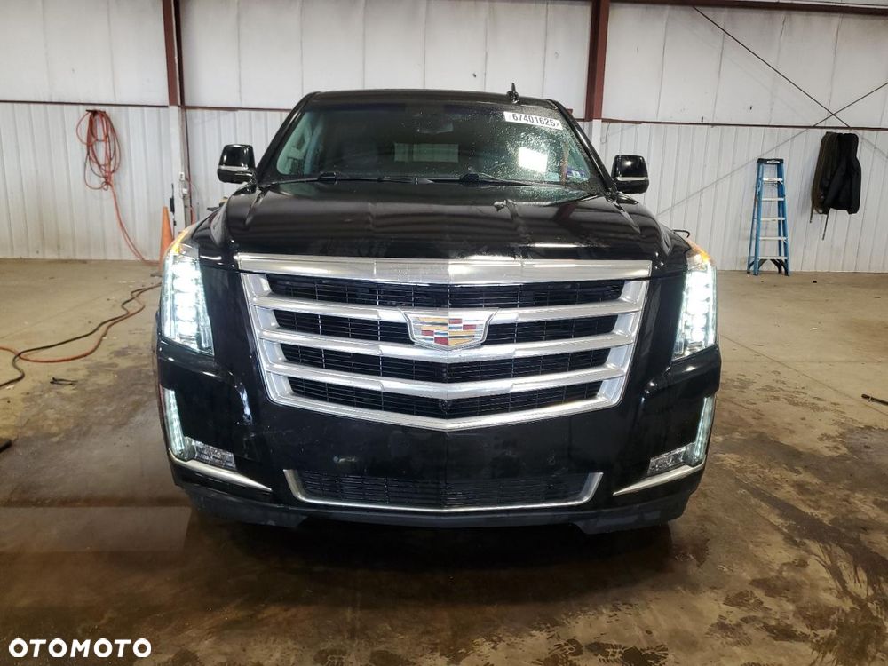 Cadillac Escalade - 6