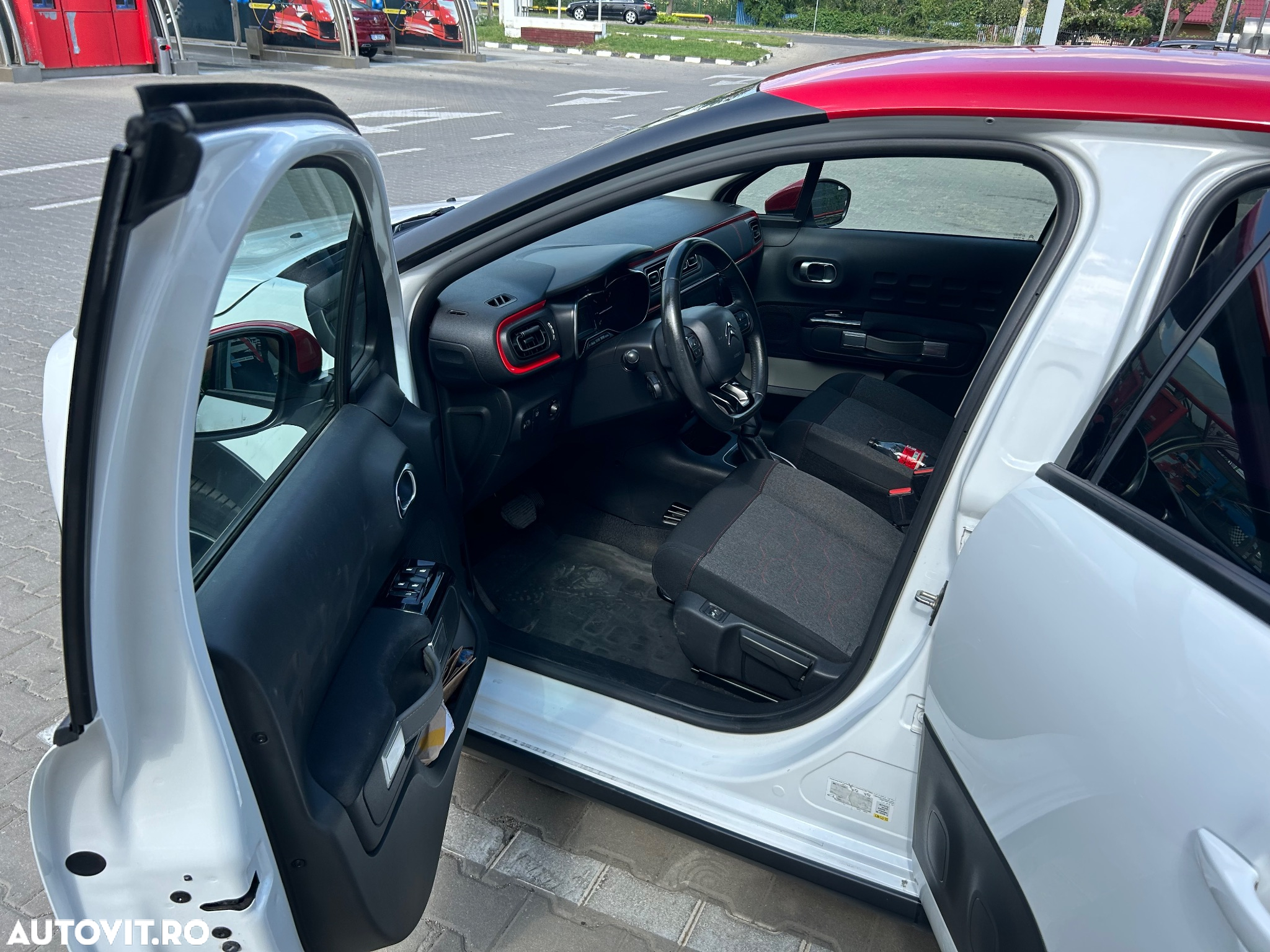 Citroën C3 1.2 PureTech S&S EAT Shine - 9
