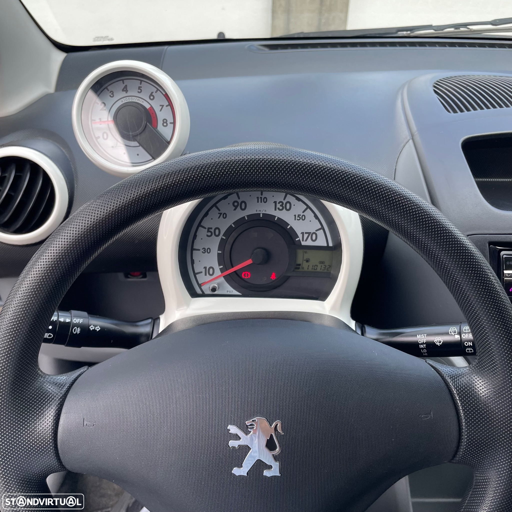 Peugeot 107 1.0 Urban - 12