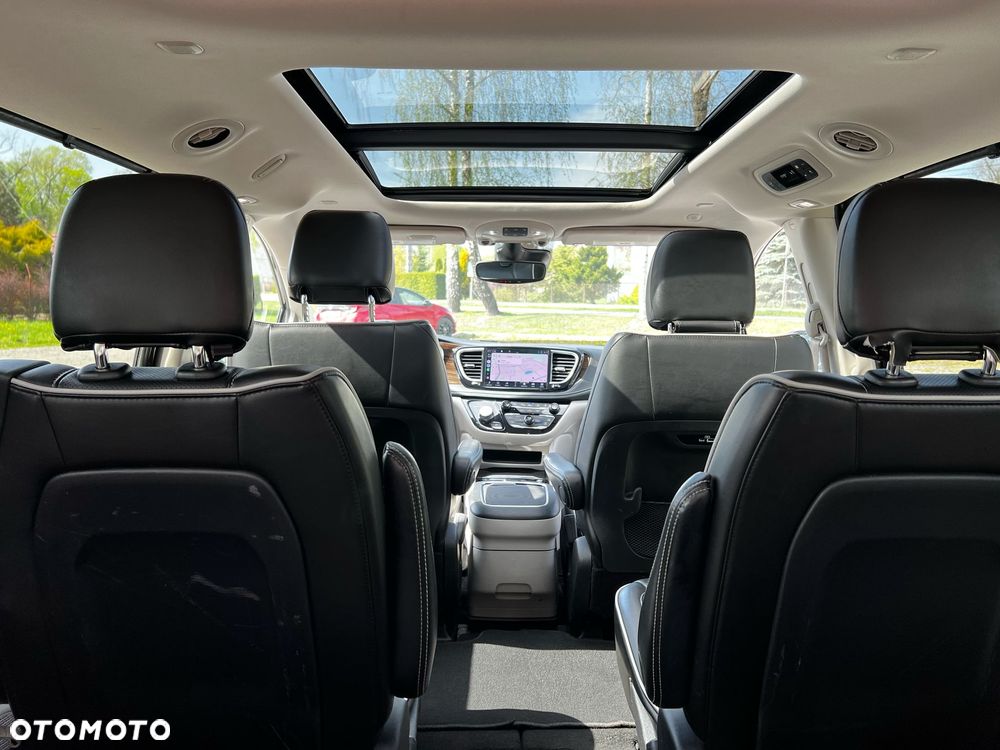 Chrysler Pacifica - 12