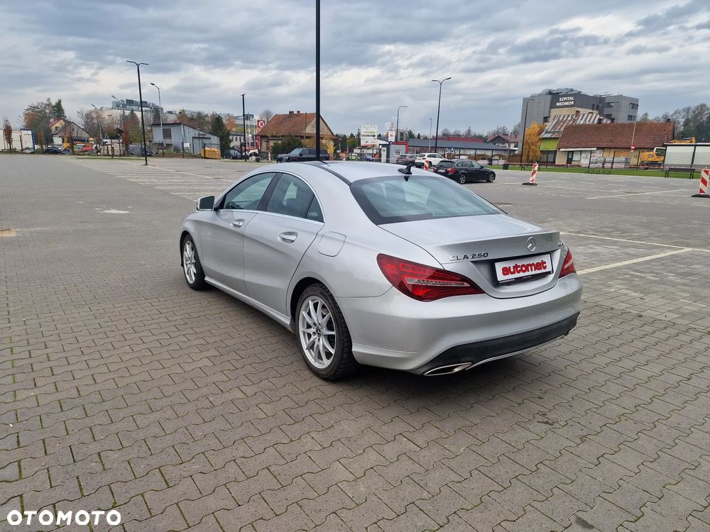 Mercedes-Benz CLA 250 4-Matic AMG Line - 3